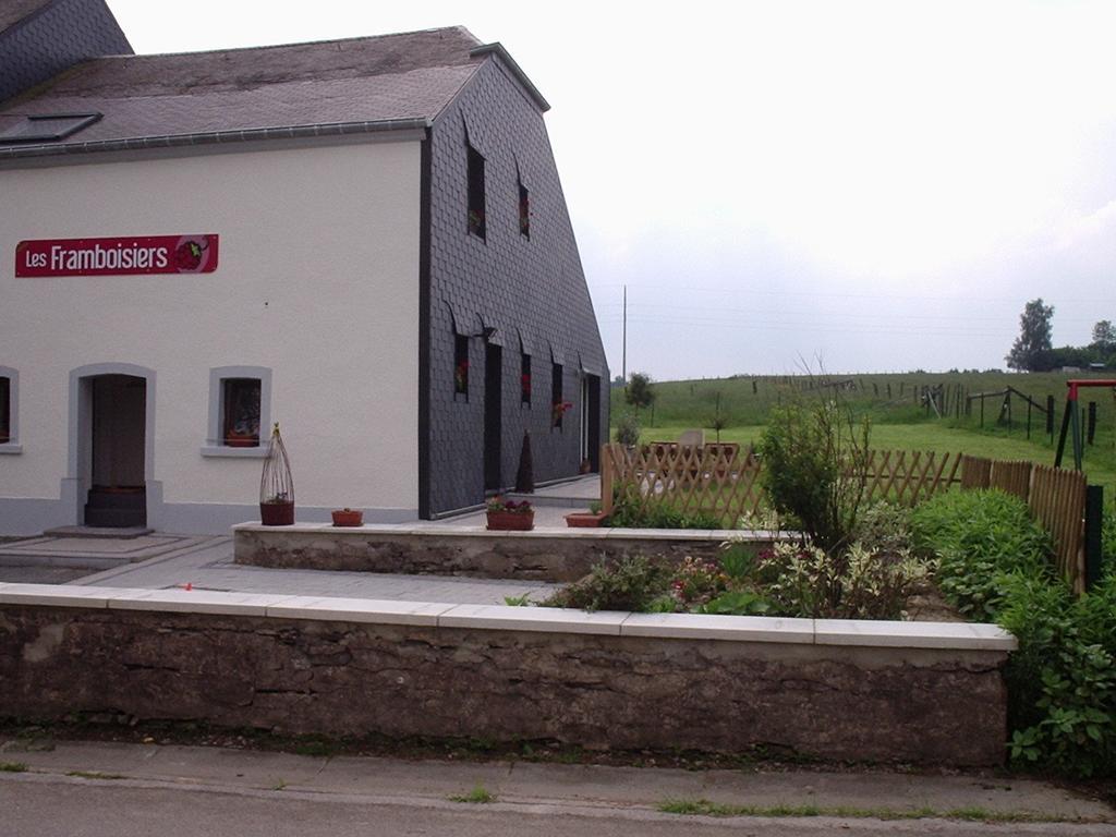 Gites "Les Framboisiers" Neufchâteau エクステリア 写真